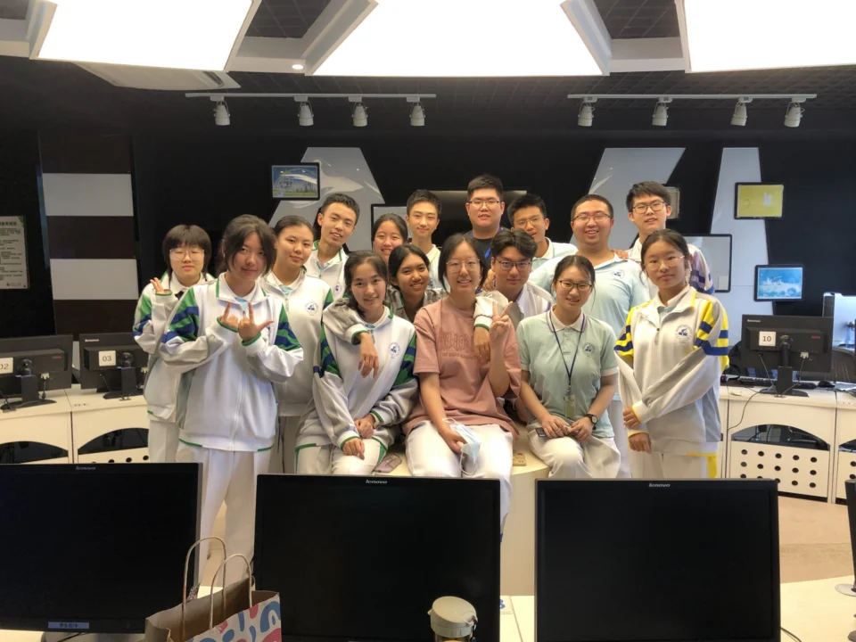 北京市八一学校电视台宣传图